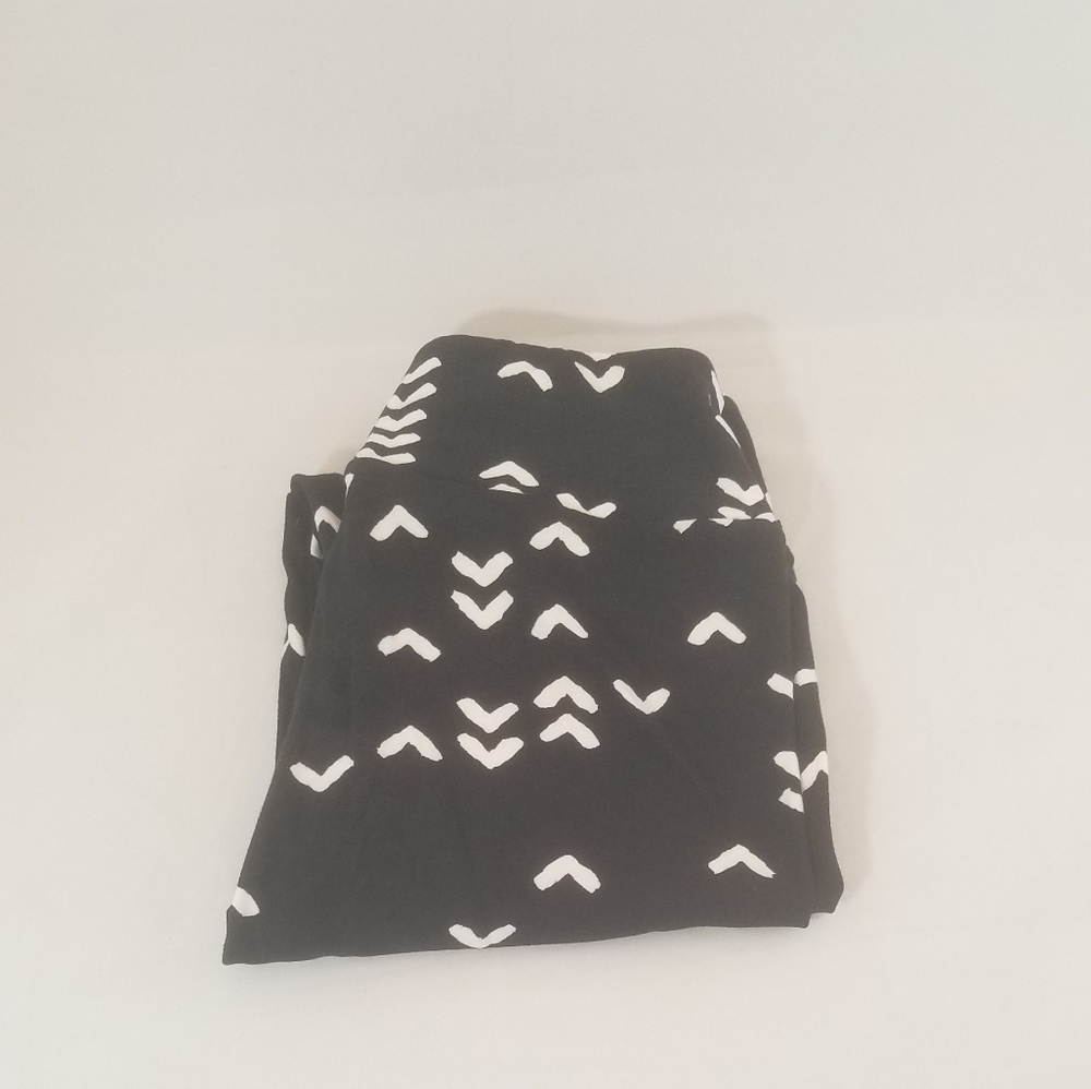 Luluroe black & white leggings